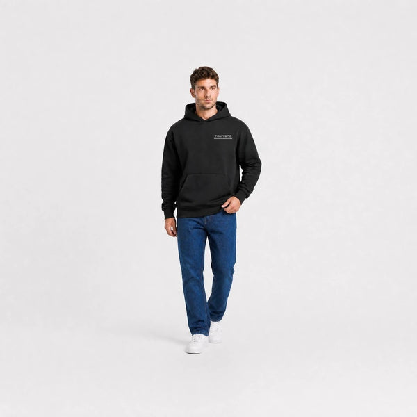 Sweat F1 George Russell Signature noir vu de face en plan large avec logo Tourismo
