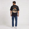 T-shirt Ford Bronco First Generation noir porté de dos en plan large avec print High Desert Edition