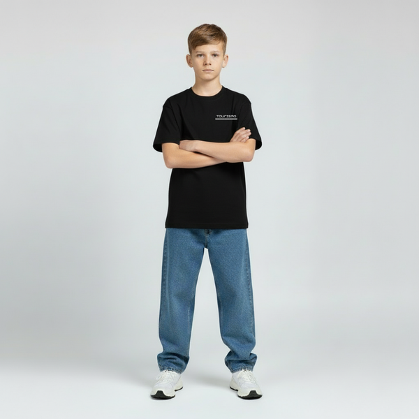 Vue frontale du t-shirt noir enfant Lando Norris, look épuré