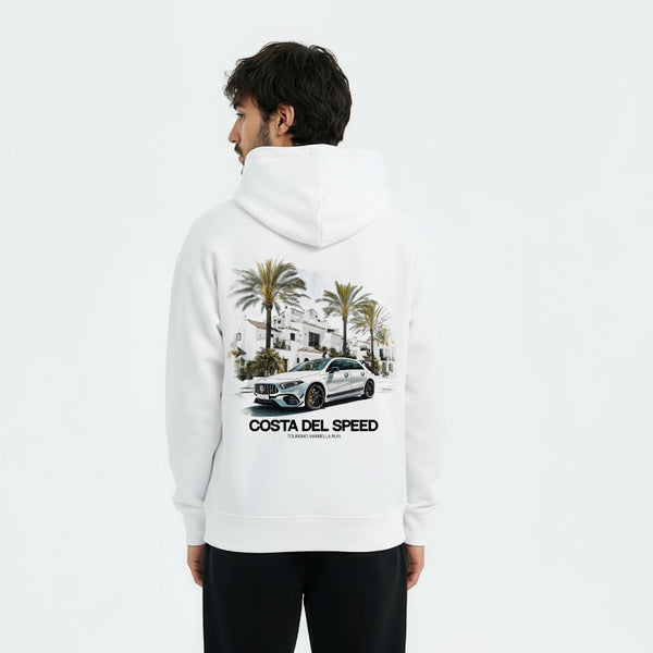 Homme de dos en hoodie blanc avec impression voiture et palmiers "COSTA DEL SPEED", fond blanc