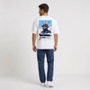 T-shirt F1 Franco Colapinto blanc porté de dos en plan large avec print Signature